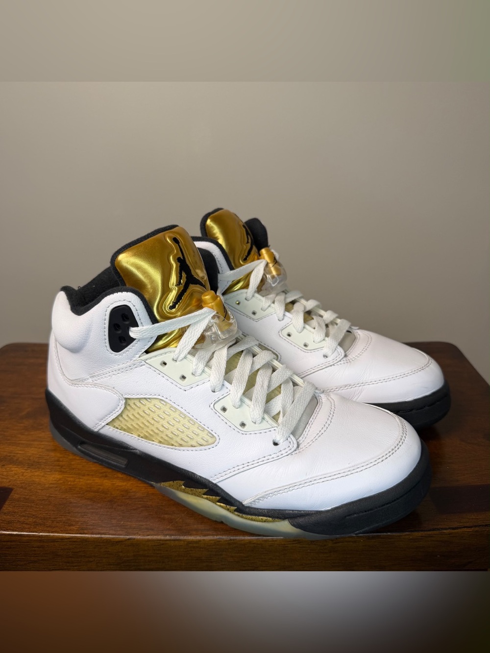 Nike Air Jordan 5 Retro GS Olympic Gold Coin White Black 440888-133 Size 6.5Y